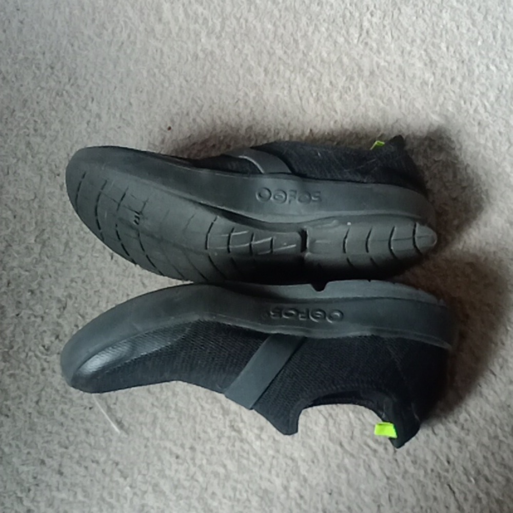 Oofos - Picture 3 of 5